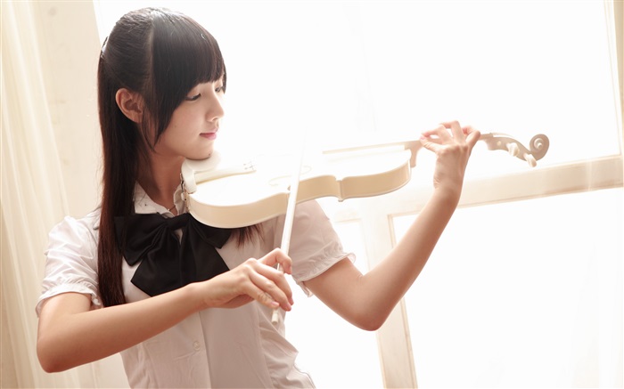 亞洲音樂的女孩，小提琴 桌布 圖片