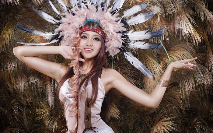 美麗的亞洲女孩，羽毛帽子 桌布 圖片