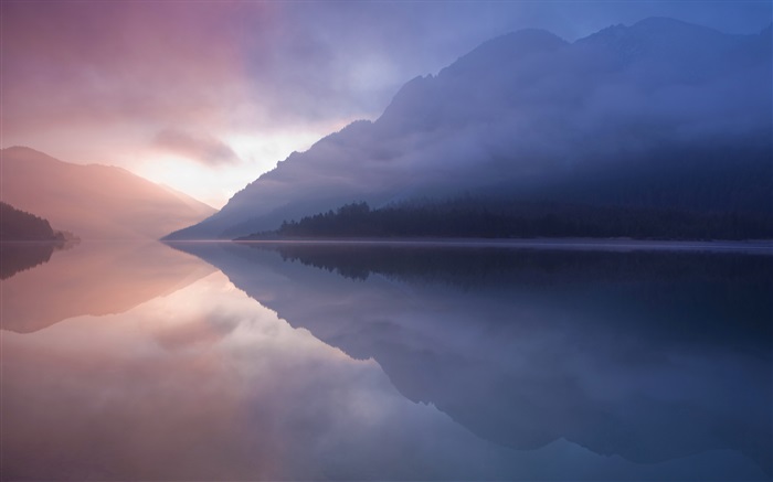 湖，山，霧，水中的倒影 桌布 圖片