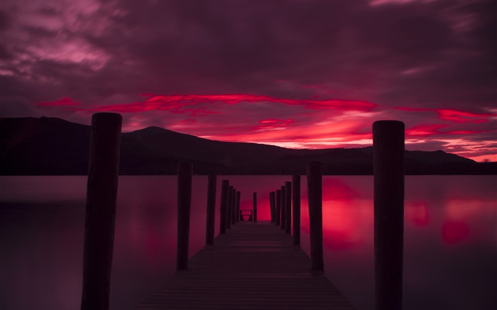 碼頭，日落，湖，紅色的天空 桌布 圖片