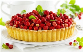 草莓堆放在蛋糕上 高清桌布