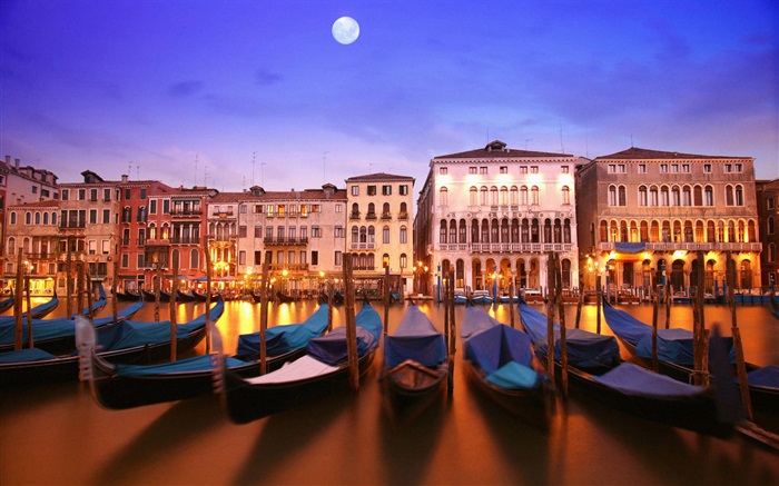 威尼斯的夜晚，船，房屋，河流，燈，月亮 桌布 圖片