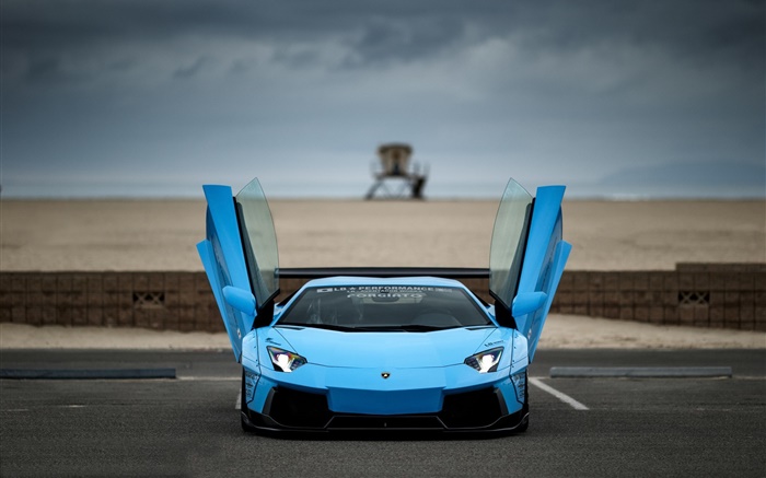 藍色蘭博基尼Aventador超級跑車前視圖，翅膀 桌布 圖片