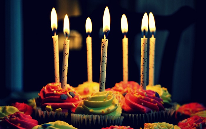 蛋糕，奶油，生日，蠟燭，火 桌布 圖片