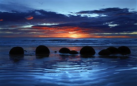 摩拉基巨石，Koekohe海灘，大海，夕陽，南島，新西蘭 高清桌布