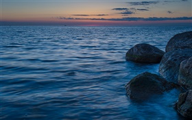 波羅的海，瑞典，石頭，黃昏