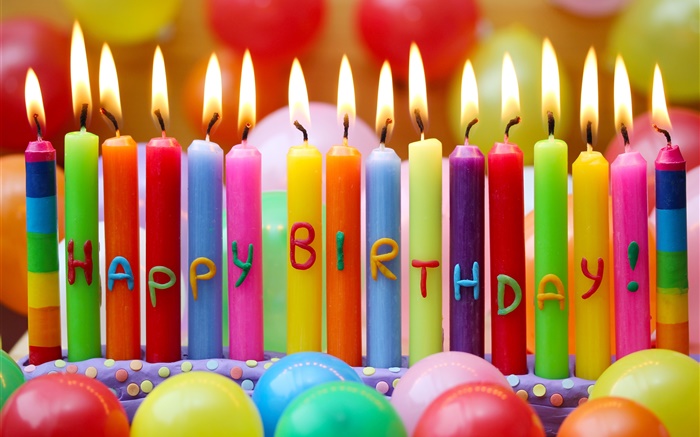 生日快樂，多彩的蠟燭，火，氣球 桌布 圖片