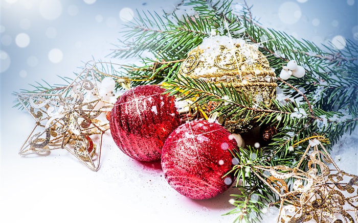 聖誕球，松樹枝，新的一年裝飾 桌布 圖片
