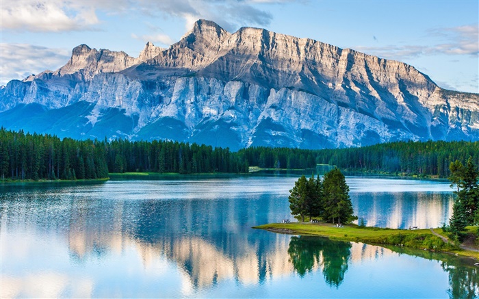 兩個傑克湖，班芙國家公園，加拿大阿爾伯塔省，山，樹 桌布 圖片