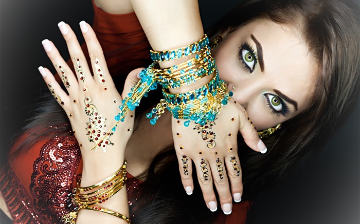 綠色的眼睛的女孩，化妝，手，珠寶，印度 桌布 圖片