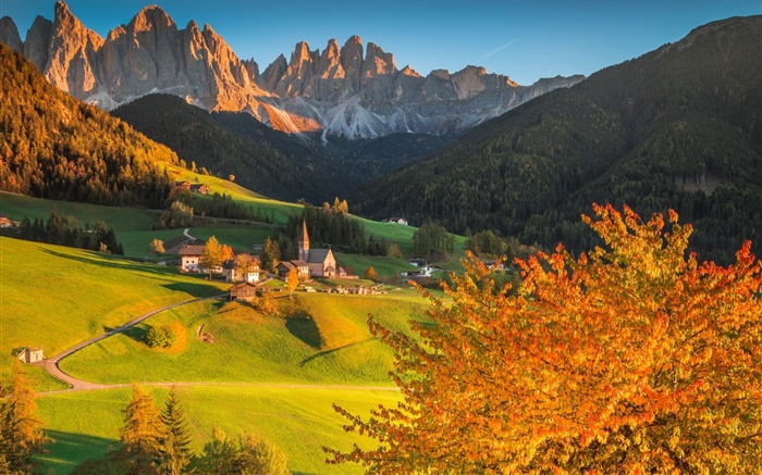 意大利多洛米蒂山，森林，樹木，房屋，日落，秋天 桌布 圖片