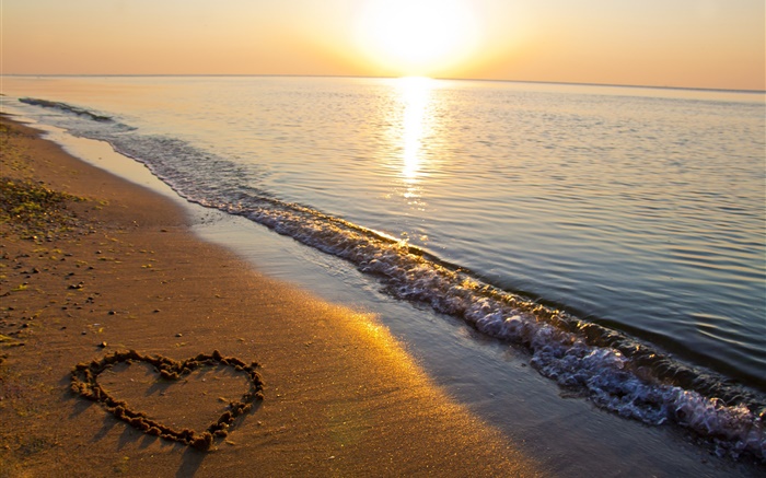 沙灘，大海，夕陽，愛心臟形 桌布 圖片