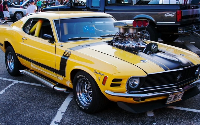 1970年福特野馬肌肉車，黃色 桌布 圖片