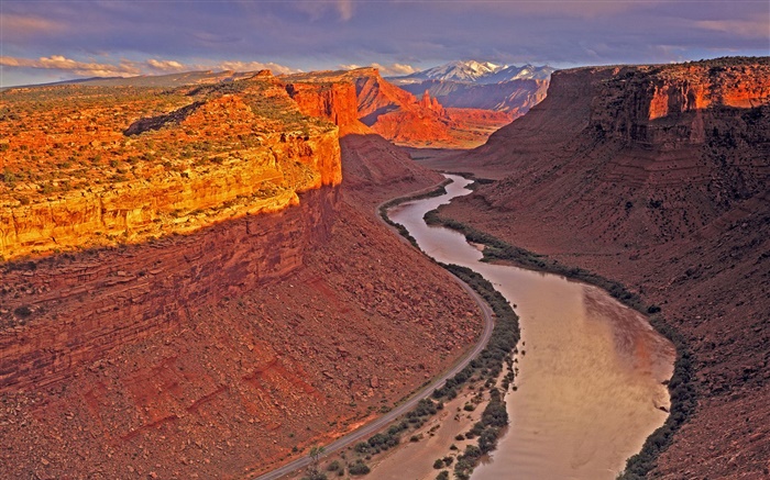 峽谷，河流，紅色的岩石，黃昏 桌布 圖片