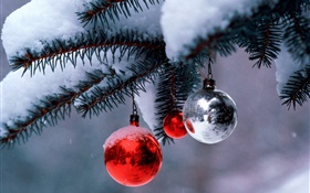 聖誕球，樹，樹枝，厚厚的積雪 高清桌布