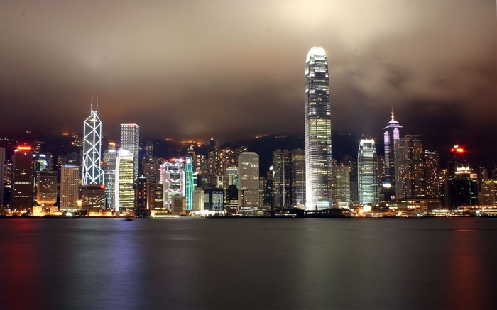 香港美麗的城市，高樓林立，夜晚，燈光，河 桌布 圖片