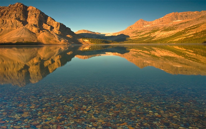 湖，清澈的水，山，陽光，黃昏 桌布 圖片
