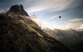 山，雲，熱氣球 高清桌布
