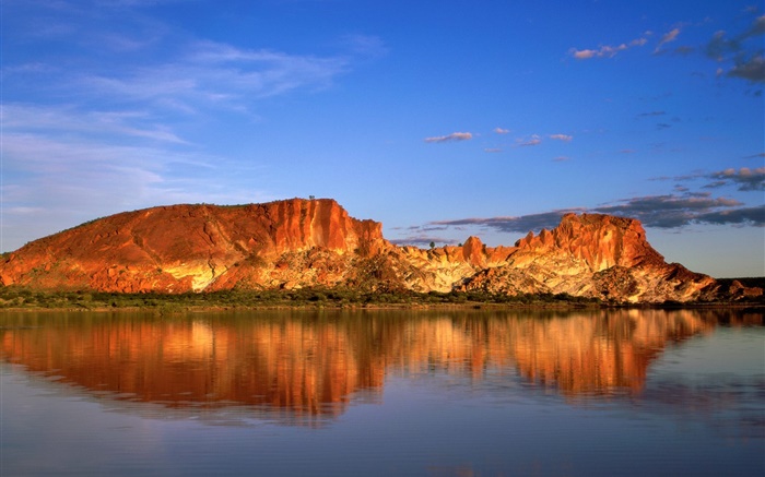 岩石山脈，湖泊，水中的倒影，澳大利亞 桌布 圖片