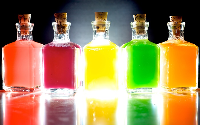豐富多彩瓶，五種不同顏色，光 桌布 圖片