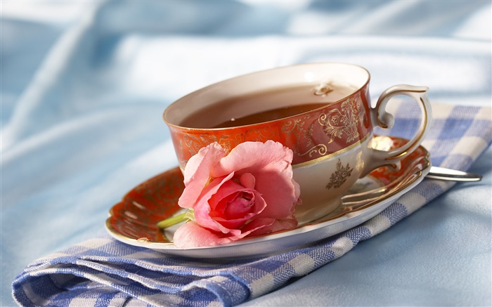茶，杯，飲料，粉紅色的玫瑰花 桌布 圖片