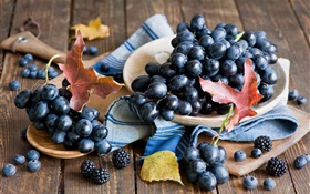 黑葡萄，黑莓，葉子，靜物 高清桌布