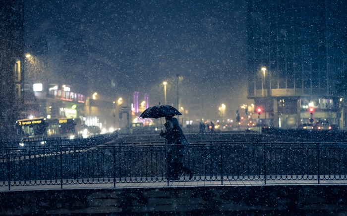 城市夜景，燈光，冬天，雪，橋，人，傘 桌布 圖片