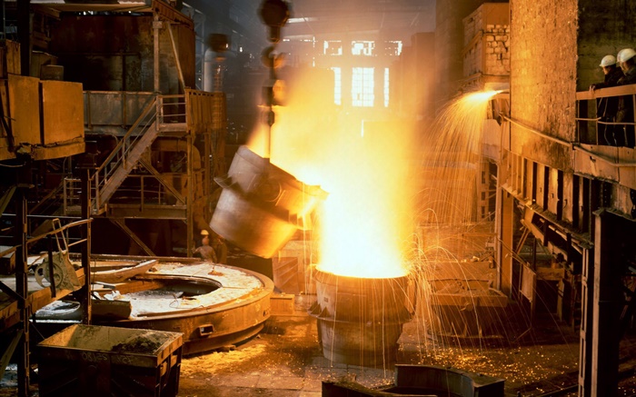 鑄造廠，熔化金屬 桌布 圖片