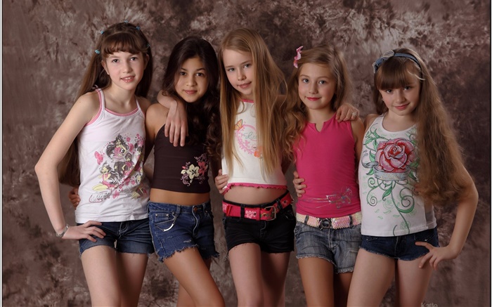 時裝秀，五個可愛的小女孩，孩子們 桌布 圖片