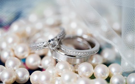 鑽石戒指和珍珠