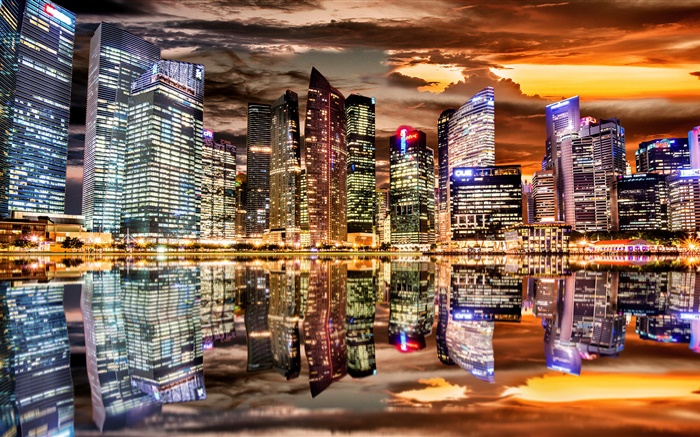 美麗的城市夜，摩天大樓，光，水反射 桌布 圖片