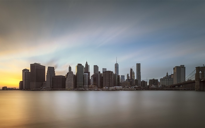 曼哈頓，黃昏的城市，水反射，美國 桌布 圖片