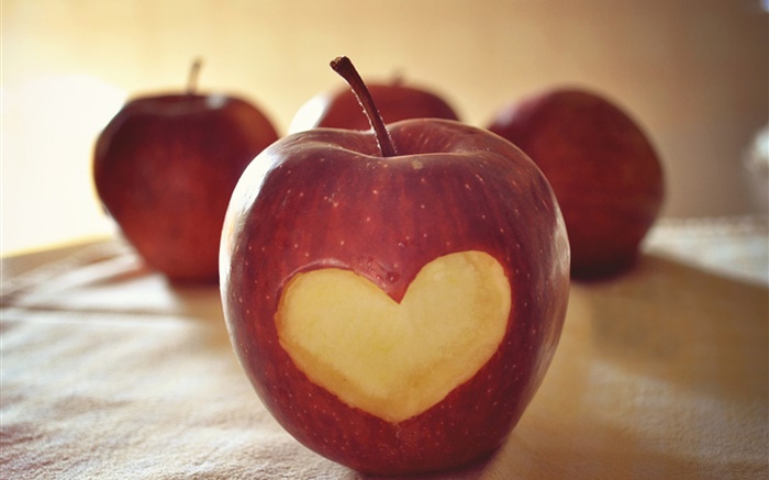 紅色蘋果，愛心 桌布 圖片